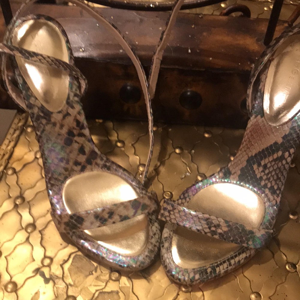 ❤️❤️❤️ BCBGeneration iridescent snakeskin leather
